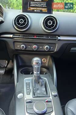 Хэтчбек Audi A3 2015 в 