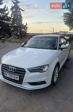 Седан Audi A3 2016 в Дніпрі