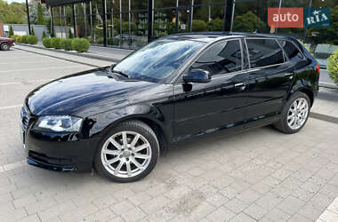 Хэтчбек Audi A3 2012 в 