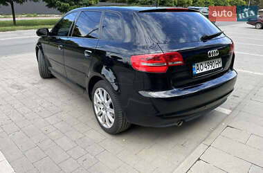 Хэтчбек Audi A3 2012 в 