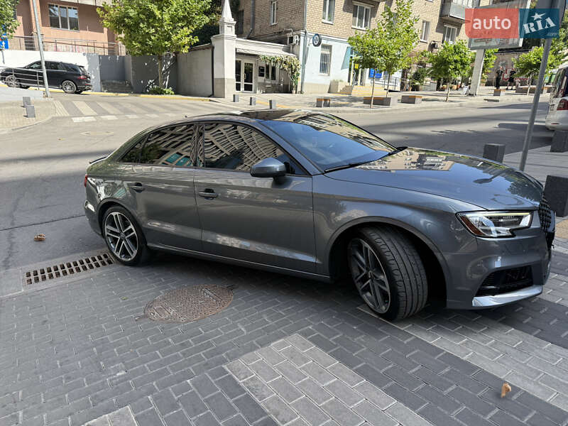 Седан Audi A3 2017 в Днепре