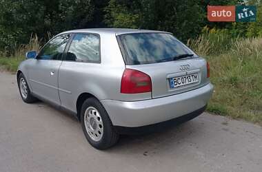 Хэтчбек Audi A3 1998 в 