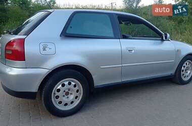 Хэтчбек Audi A3 1998 в 