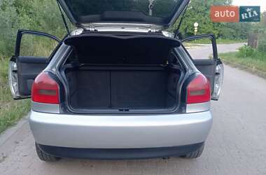 Хэтчбек Audi A3 1998 в 