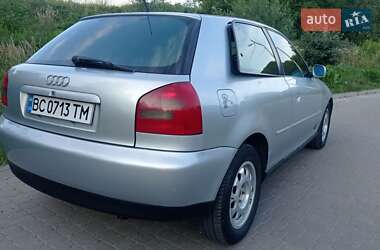Хэтчбек Audi A3 1998 в 
