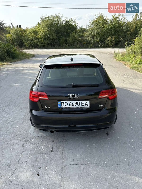 Хэтчбек Audi A3 2012 в Лановцах