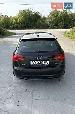 Хэтчбек Audi A3 2012 в 