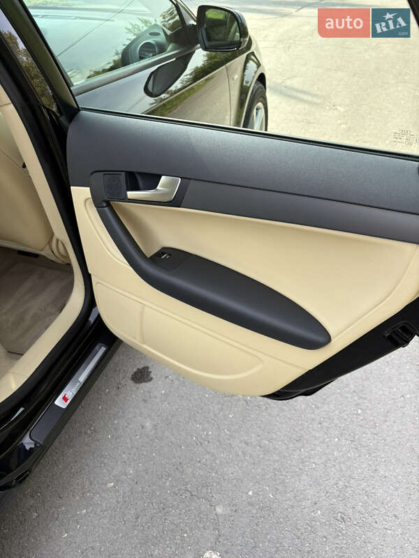 Хэтчбек Audi A3 2012 в Лановцах