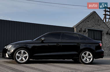 Седан Audi A3 2016 в 