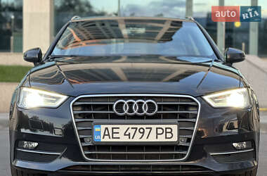 Хэтчбек Audi A3 2015 в 