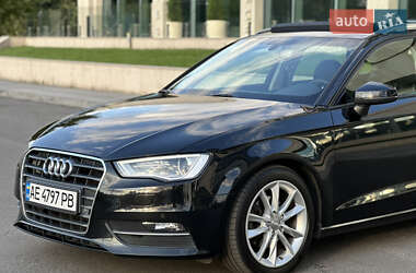 Хэтчбек Audi A3 2015 в 