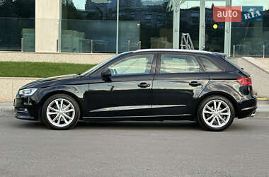 Хэтчбек Audi A3 2015 в 