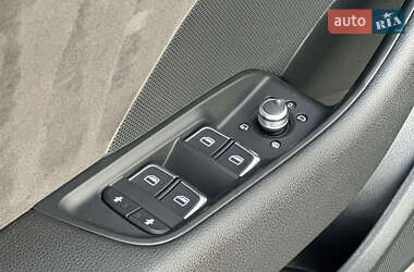 Хэтчбек Audi A3 2015 в 