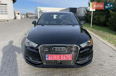 Хэтчбек Audi A3 2015 в 