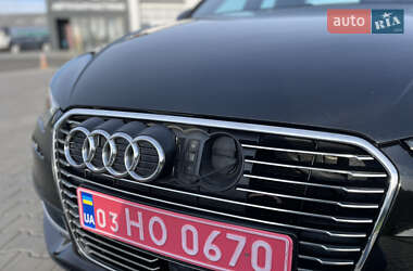 Хэтчбек Audi A3 2015 в 
