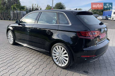 Хэтчбек Audi A3 2015 в 