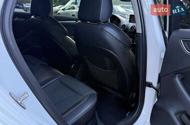 Седан Audi A3 2016 в 