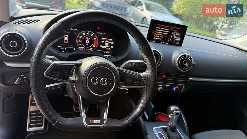 Седан Audi A3 2016 в Киеве