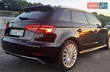 Хэтчбек Audi A3 2016 в 