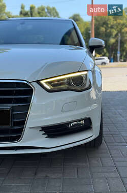 Седан Audi A3 2015 в 