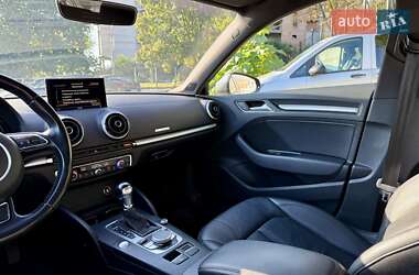 Хэтчбек Audi A3 2015 в 