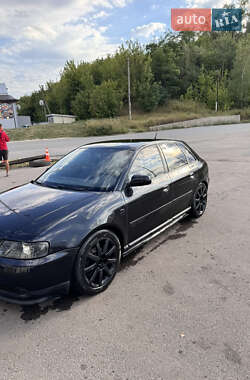 Хетчбек Audi A3 2002 в 