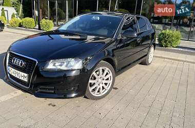 Хетчбек Audi A3 2012 в 