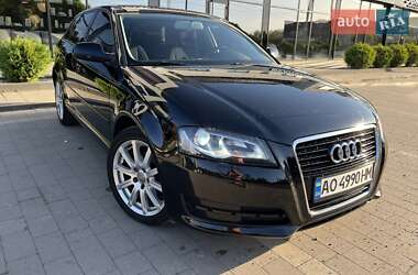 Хетчбек Audi A3 2012 в 