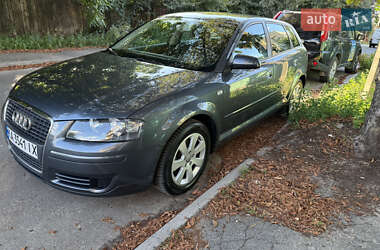 Хэтчбек Audi A3 2004 в 