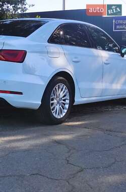 Седан Audi A3 2016 в 