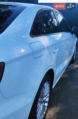 Седан Audi A3 2016 в 