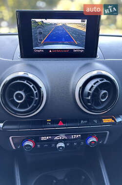 Седан Audi A3 2015 в 