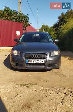 Хэтчбек Audi A3 2004 в 