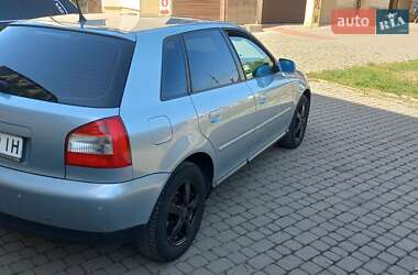 Хэтчбек Audi A3 2001 в 