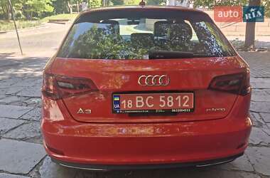 Хэтчбек Audi A3 2015 в 