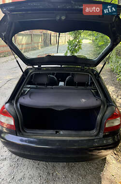 Хэтчбек Audi A3 2001 в 