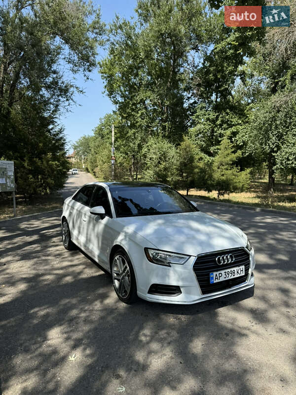 Седан Audi A3 2017 в 