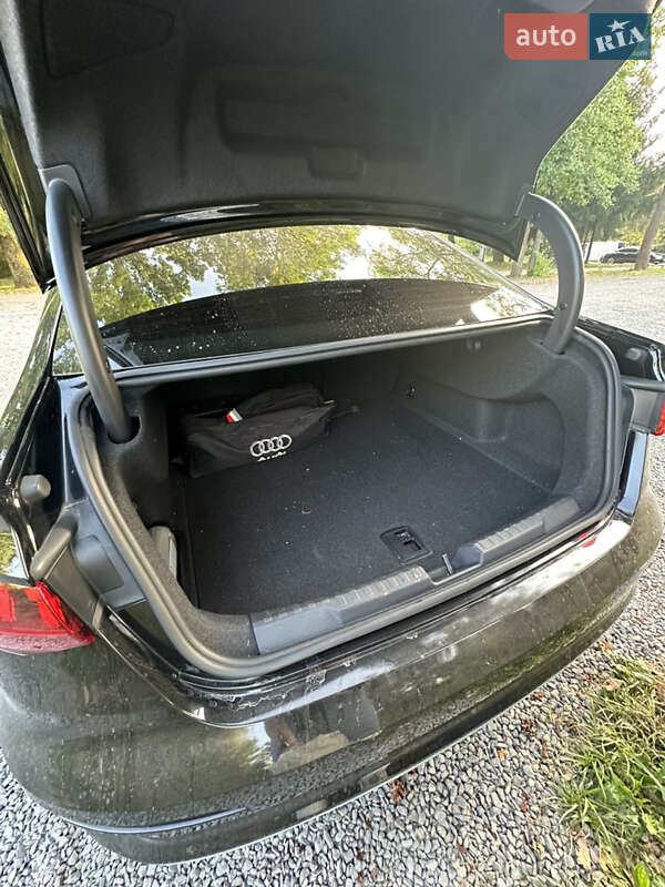 Седан Audi A3 2022 в Львові