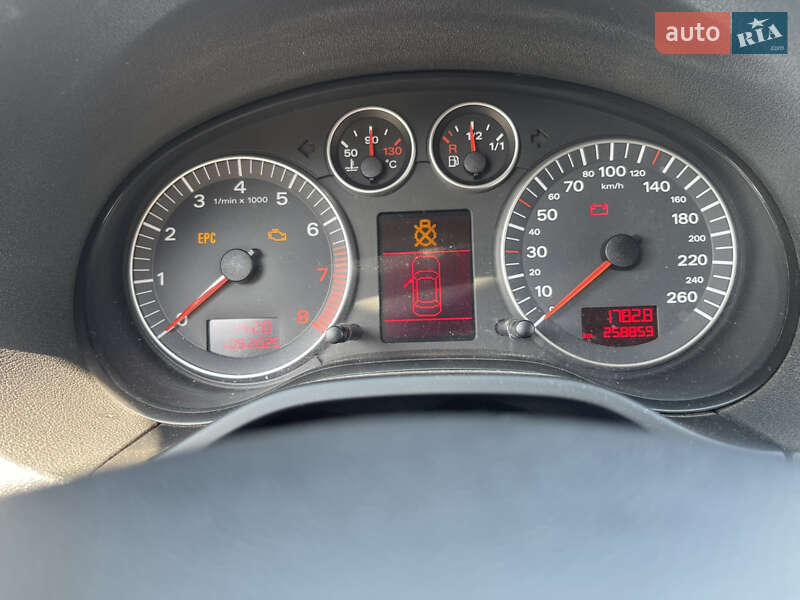 Хэтчбек Audi A3 2004 в Киеве