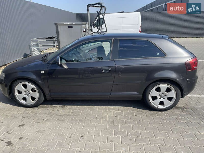 Хэтчбек Audi A3 2004 в Киеве