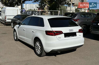 Хэтчбек Audi A3 2015 в 
