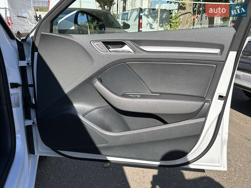 Хэтчбек Audi A3 2015 в Одессе