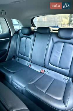 Хэтчбек Audi A3 2015 в 
