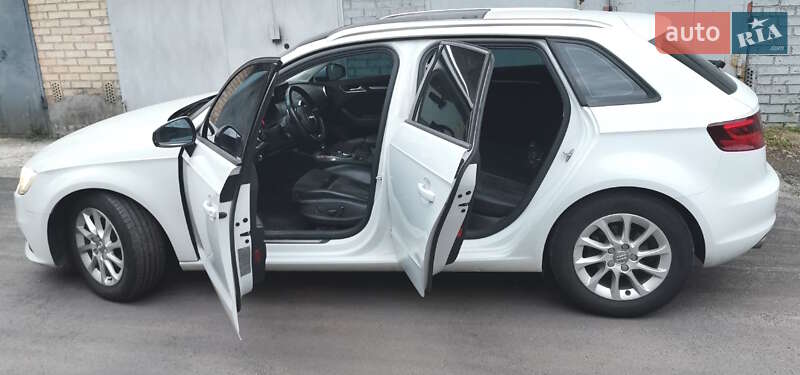 Хэтчбек Audi A3 2015 в Киеве