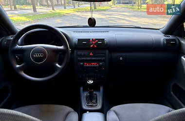 Хетчбек Audi A3 2002 в 