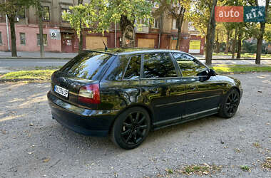 Хетчбек Audi A3 2002 в 