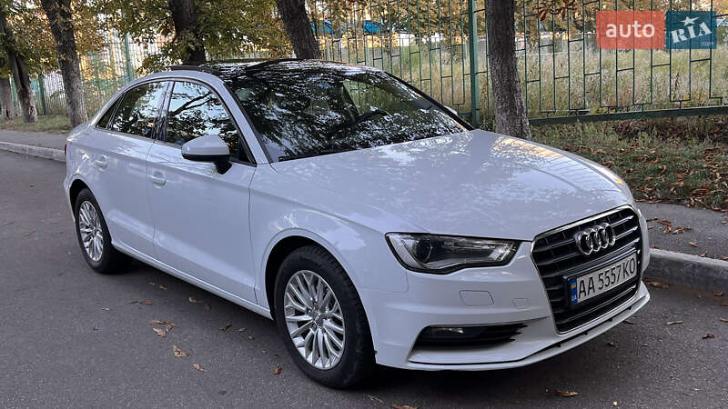Седан Audi A3 2016 в 