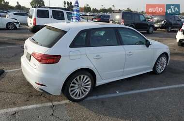 Хэтчбек Audi A3 2018 в 