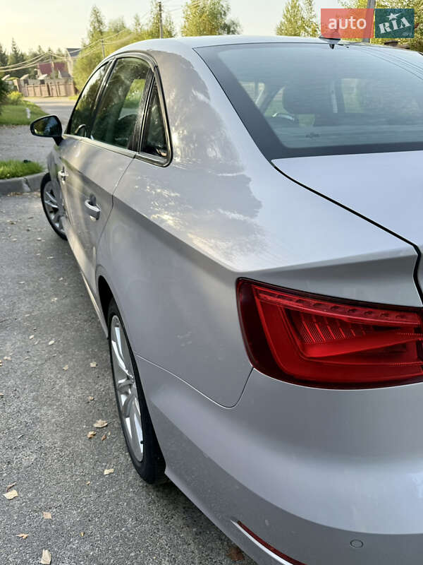 Седан Audi A3 2015 в Киеве