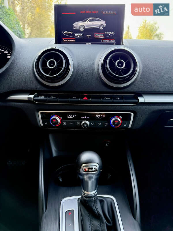 Седан Audi A3 2015 в Киеве